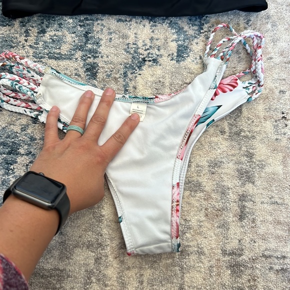 2 piece bikini size Large (SWIM -1) - Picture 3 of 8